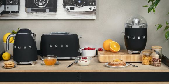 Smeg CJF01BLMEU